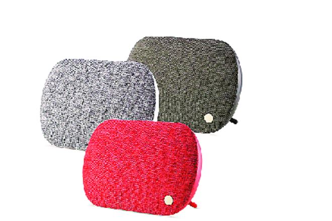 The RB-M19 Bluetooth speaker is portable and the use of plastic material has added to its lightweight.