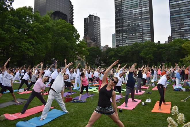 Hundreds of people celebrated the power of yoga at UNHQ in New York City (Twitter image)