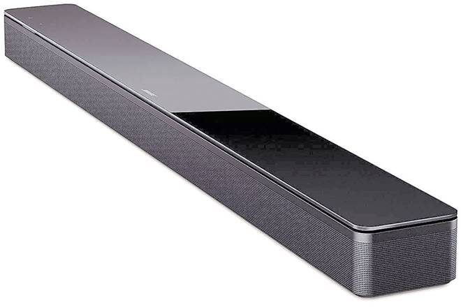 Thin and discreet, the Soundbar 700 occupies very little real estate; it measures a mere 5 cm high, 10 cm deep and 96 cm long.