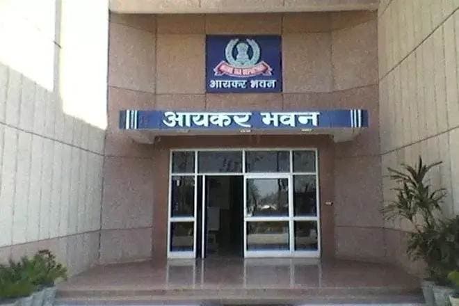 income tax department, raid, search, seizure, real estate, foreign assets, hawala, chopper scam, jewellery