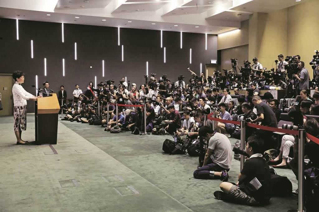 Hong Kong leader suspends extradition bill after protests