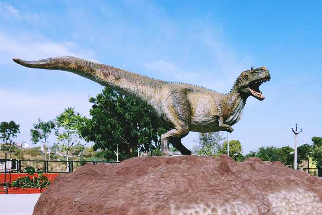 Jurassic Park in Gujarat, Dinosaur and Fossil Park Ahmedabad, Rajasaurus Narmadensis, Fossil Park Development Society, Vijay Rupani, Balasinor, eggs of Sauropods, Dinosaur eggs