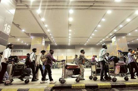 Airport tariffs to soar at Delhi, go down at Mumbai