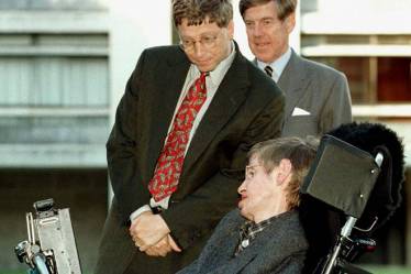 Bill gates with Stephen Hawkins at Cambridge University in 1997. (Reuters)