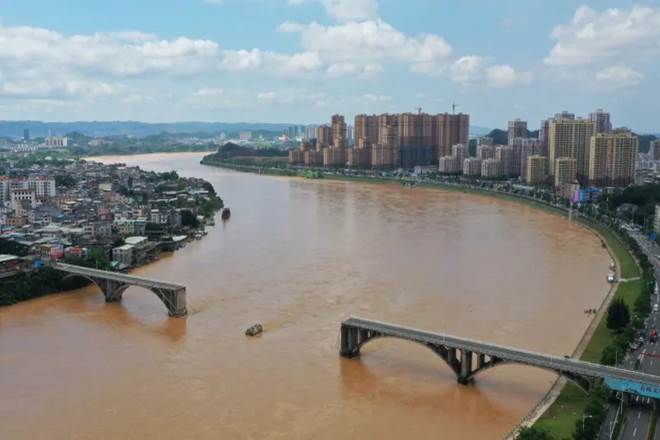 Bridge in China collapse, Bridge in China collapse pic, Bridge in China collapse video, china bridge collapses, Guangdong province, Dongjiang river, Southern China