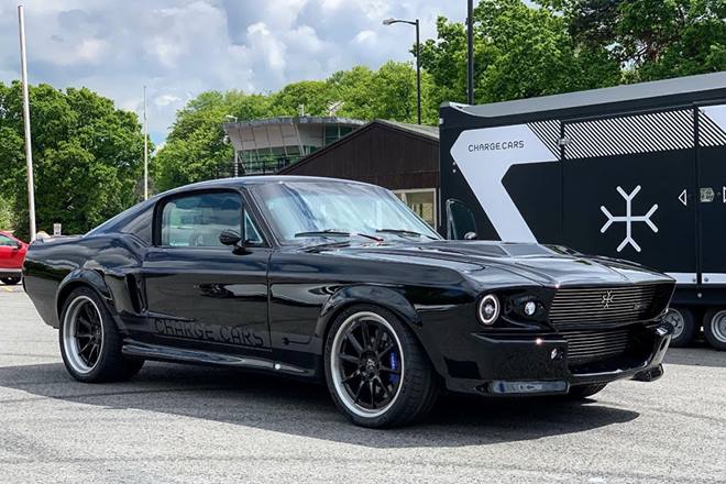 The car we see in the pictures is only one way to electro-mod the Mustang in Charge Cars books. Buyers can work directly with the firm to have their pony car modded the way they want to. Photos of the interior aren't available yet, but we're expecting similar handicraft on the inside.