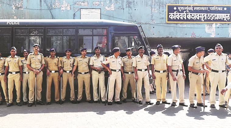 From Twitter to hoardings – how Mumbai Police is using all tools to engage with citizens From Twitter to hoardings – how Mumbai Police is using all tools to engage with citizens