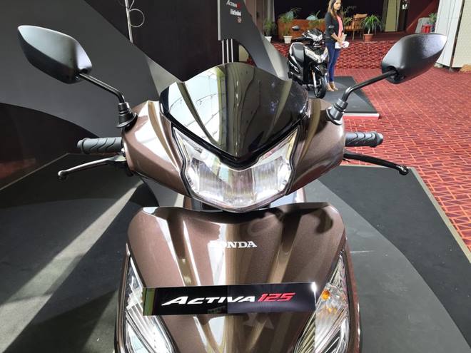 Honda Activa 125 is now also the second scooter in India to come with fuel injection (the first being Hero Maestro Edge 125 FI). Honda have so far not shared the engine specifications yet, but expect it to be the same 125cc single-cylinder air-cooled engine with Honda's PGM-FI tech to match the stringent emissions regulations.