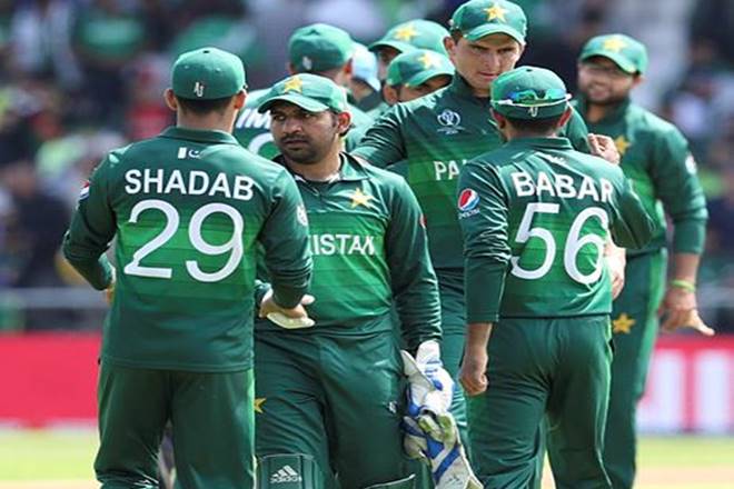 If Pakistan lose the toss and are asked to field, their miniscule semi-final hopes will be over even before the first ball is bowled at the Lord's. (AP Photo)