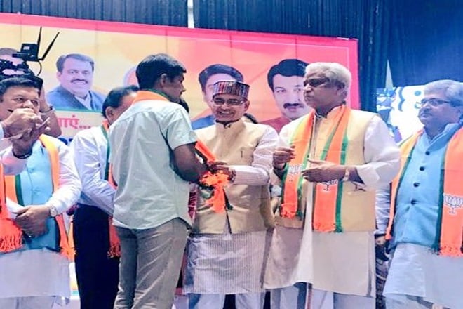 Chouhan also took dig at the names of Congress leaders taking rounds as a replacement of Gandhi. (Twitter image)
