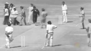 saree twitter, saree twitter viral tweets, Wankhede Stadium, 1975 ind vs West Indies saree woman, India vs West Indies, woman ran in saree cricket match, brijesh patel, 1975 wankhede woman kiss brijesh patel, viral video, cricket news, cricket