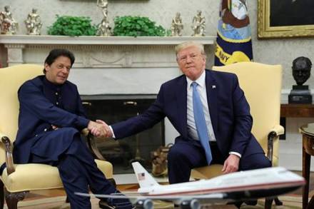 Imran Khan, who is on a three-day official visit to the US, welcomed Trump's offer of mediation. (Reuters photo)