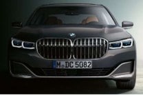  Up-front, the new BMW 7 Series comes with the German car manufacturers new grille design. Other changes, from the previous iteration include aesthetic updates all across the car's exterior. 