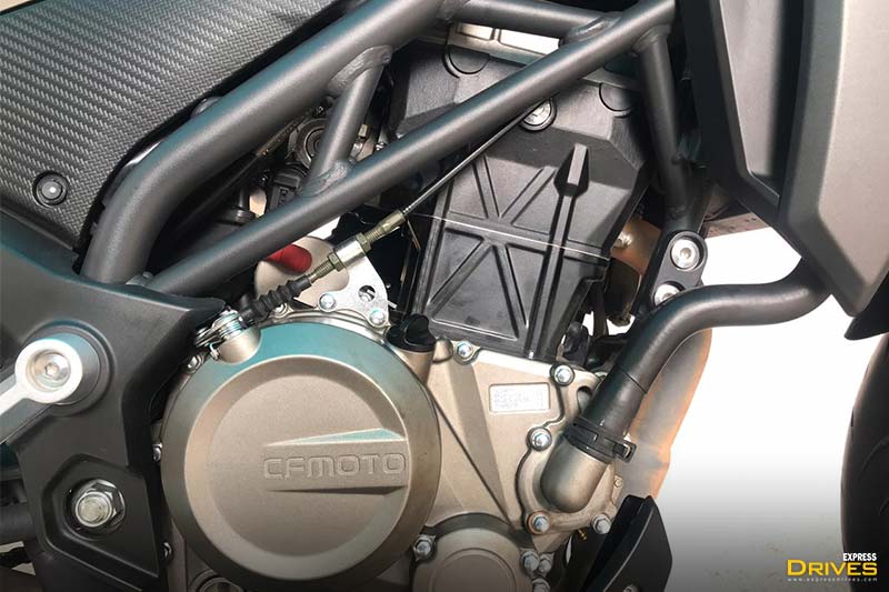 Powering the CFMoto 300NK is a 292cc, single cylinder, liquid-cooled engine mated to a six-speed transmission. The engine is good for churning out respective power and torque outputs of 28hp and 25Nm. While these figures may seem lower than the competition, the bike should be light and quick on its feet, all thanks to its kerb weight of 151 kg.