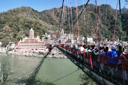 Laxman Jhula rishikesh, Laxman jhula closed, lakshman jhula, rishikesh, ram jhula, ganga river, kanwad yatra 2019, neelkanth temple rishikesh
