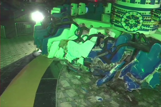 Two dead, 26 injured after joyride comes crashing down at Ahmedabad ...