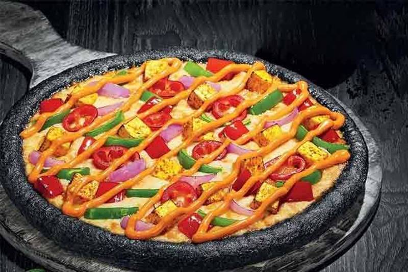 black pizza base, black pizza pizza hut, black pizza pizza toppings, black pizza pizza hut india, black pizza box, black pizza india, blacl pizza recipe, black pizza ingredients, black pizza hut gurgaon