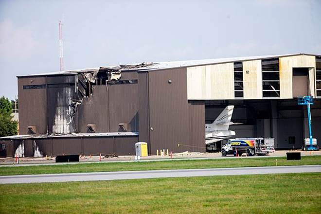 plane crash, Texas airport hangar, Beechcraft BE 350 King Air , Florida , Addison Airport, world news