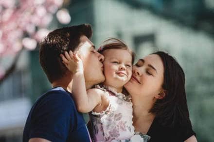 Sukanya Samriddhi Yojana, SSY, small savings scheme, beti bachao beti padao, girl child, post office scheme, chil education, daughter's marriage, Post Office, SBI, HDFC Bank, online account opening