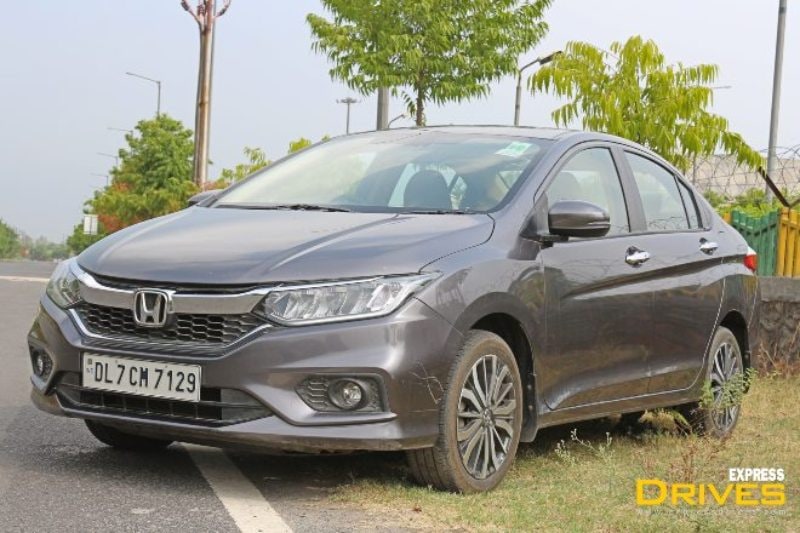 Pro: We lodged a total of 1,268 km on our test car during the duration of the last two months and the city gave us an average fuel-efficiency figure of 17 kmpl. Close to 70% of this run was done in peak rush-hour traffic while the rest was constituted of weekend drives with lesser traffic on roads. This means the City diesel despite its size and positioning is going to be easy on your wallet. Nice, right?
