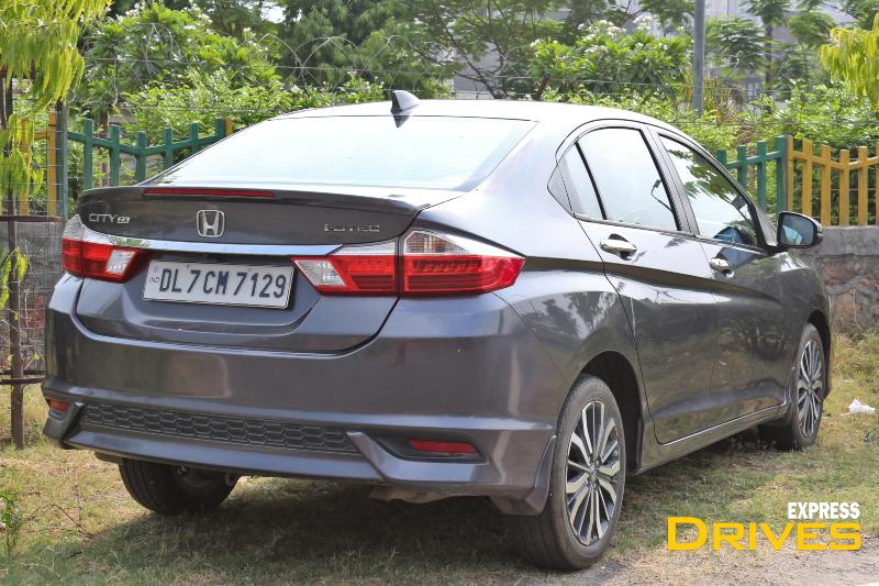 Cons: While the 100 hp, 250 Nm torque output from the engine is enough to move the City diesel with comfort in traffic and the occasional highway run it lacks the delight of the petrol City or the diesel Hyundai Verna in terms of performance.