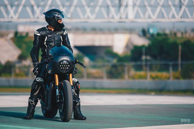 Vijay took the bike to the Buddh International Circuit. “We were able to put the bike through its paces on a state of the art track. The slicks, coupled with a mid-range SBK suspension setup, were unbelievably planted—with tons of grip on offer when on the brakes, entering a corner, or barreling out on the gas,” he said.