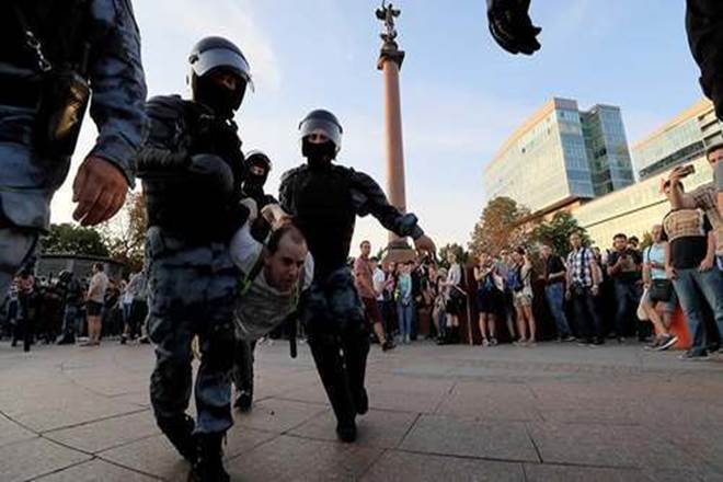 Moscow protests, Moscow police arrest hundreds, moscow fair elections, moscow fair local elections, Vladimir Putin