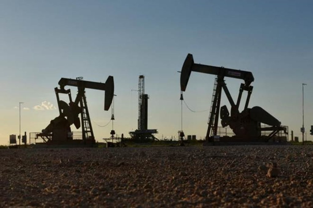 Oil prices rise amid Gulf of Mexico storm, Middle East tensions