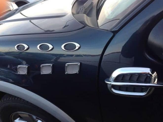 Speaking of fake - there are those who put fake air scoops and vents on the bonnet or the fenders. Nope, doesn't make the car look cooler.