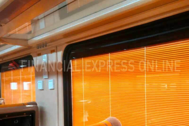 delhi lucknow Tejas Express, train number 12585, train number 12586
