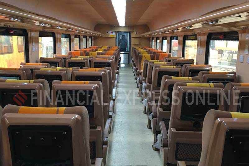 delhi lucknow Tejas Express, train number 12585, train number 12586