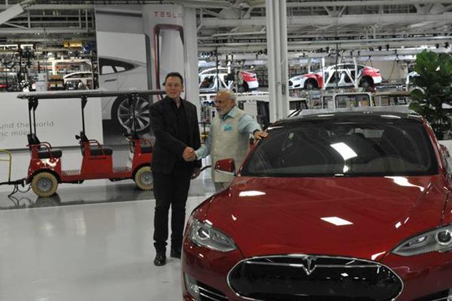 Prime Minister Narendra Modi visited Tesla headquarters at Palo Alto, California in 2015