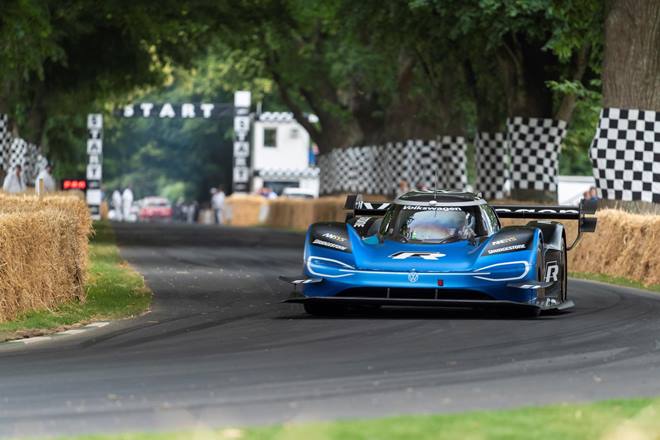 Volkswagen ID.R becomes first electric car to beat a Formula 1 car: Sets new record at Goodwood
