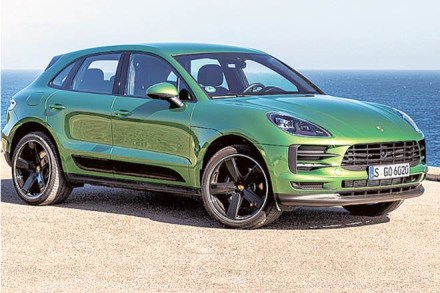 Inside, Porsche’s sports car DNA can be found throughout. The optional GT sports steering wheel in the Macan echoes the Porsche 911