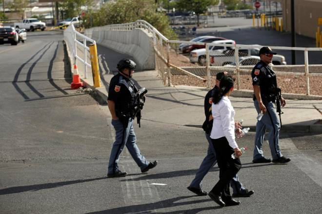 Stores at the mall were also locked down as police officers cleared the shopping center in the east of the city, which lies on the southern U.S. border with Mexico. (Reuters photo)