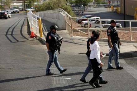 Stores at the mall were also locked down as police officers cleared the shopping center in the east of the city, which lies on the southern U.S. border with Mexico. (Reuters photo)