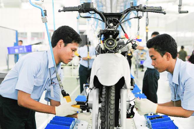 Something as simple as an internship, for instance, can take students outside of the classroom environment so they can apply their skills in a real-world setting. Something as simple as an internship, for instance, can take students outside of the classroom environment so they can apply their skills in a real-world setting.