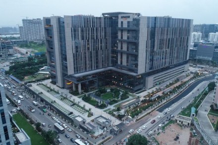 The campus building contains over 2.5 times more steel than the Eiffel Tower, measured by weight, and is spread over 9.5 acres of land. (Twitter image)