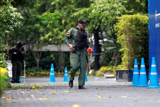 Police said two street cleaners had been hurt by what appeared to be a homemade bomb in the Suan Luang district. (Reuters photo)