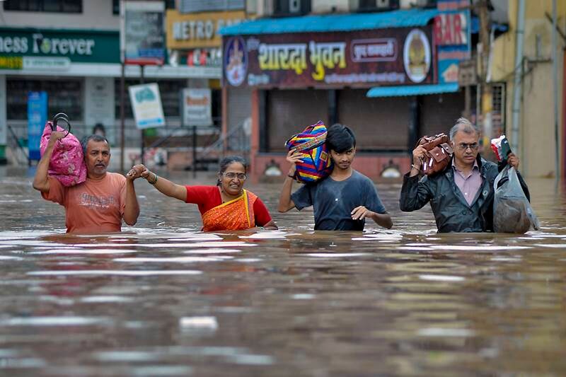 karnataka flood, kerala weather, rain in kerala, kerala rain, idukki dam, red alert in kerala, kochi weather, kolhapur flood, sangli, rain in india