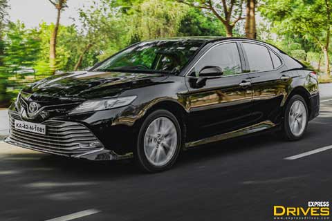 2019 Toyota Camry Hybrid Road Test Review: Nearly perfect!