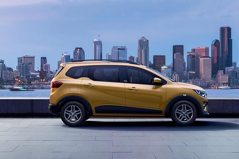 The Triber is a sub-four-metre vehicle being 3990mm long, 1739mm wide, 1643mm tall. The wheelbase on the Triber measures at 2,636mm and boasts a ground clearance of 182mm. Renault claims that the cabin length of the Triber is 2,900mm long allowing for a spacious passenger compartment.