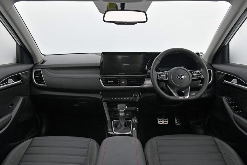 The interiors of the Kia Seltos will be loaded up-to-the-brim with features and creature comforts. The GT Line trims will get an all-black colour scheme. While the Tech-line trims are going to come with a dual-tone colour scheme. The Seltos is going to offer steering mounted audio controls, electrically adjustable driver's seat, automatic climate control, automatic headlamps and wipers, a heads-up display, mood lighting to name a few.