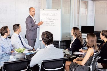 It's the manager, book review, employees, customer engagement, Gallup Surveys