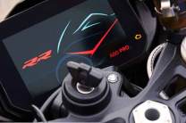  Fully coloured TFT instrument cluster 