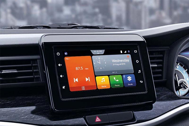 In terms of features, the XL6's Alpha and Zeta trims correspond to the ZXI+ and ZXi trims of the Ertiga. As a result of this, it comes with creature comforts such as automatic climate control, steering mounted audio controls, a touchscreen infotainment system with Android Auto and Apple Car Play, height-adjustable driver's seat, electrically adjustable ORVMs to name a few. In addition to these, the XL6 offers LED headlamps, leather upholstery, automatic headlamps with follow me home feature among others.