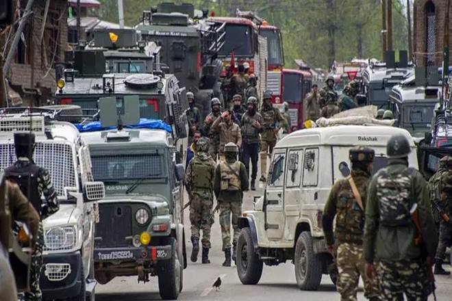 Pakistan army, india pakistan tensions, Pakistan, Indian army, Cluster Munitions, jammu and kashmir, Keran Sector, defence news, latest news on jammu and kashmir Pakistan army, india pakistan tensions, Pakistan, Indian army, Cluster Munitions, jammu and kashmir, Keran Sector, defence news, latest news on jammu and kashmir