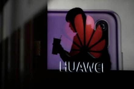 The extension, through Nov. 19, renews an agreement continuing the Chinese company's ability to maintain existing telecommunications networks and provide software updates to Huawei handsets. 
