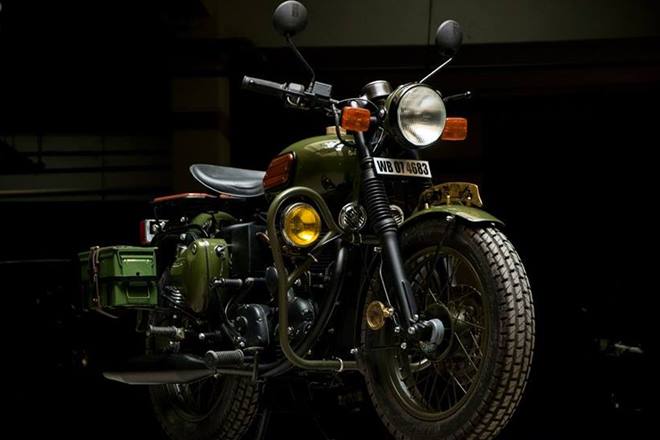 While the Royal Enfield 650 twins are all the rage in the manufacturers line up these days, but the good ol' classics that helped RE build a massive fan following in the first place are still going strong as well. And, so are the custom builds based on them. The one we're featuring today comes from the house of Eimor Customs and is based on a 2007 Royal Enfield Electra. (Photo: Eimor Customs)