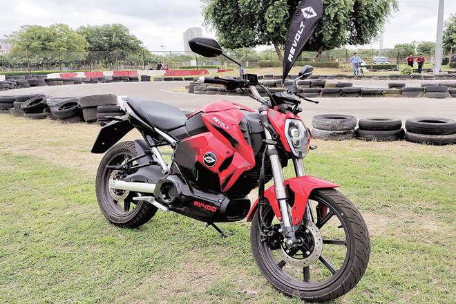 Motorcycle Review, Revolt RV400 review, Revolt Motors, RV400, Chinese motorcycle, Super Soco TS, Revolt Start